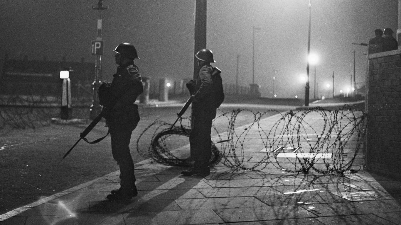 Britische Soldaten in Belfast 1969: Bei den jahrzehntelangen Krawallen kamen in Nordirland mehr als 3.500 Menschen ums Leben. (Archivfoto)