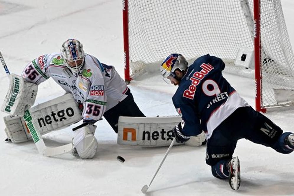 Eisbären-Torhüter Mathias Niederberger zeigte eine Weltklasse-Leistung.