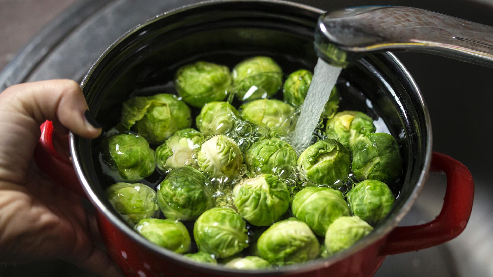 Rosenkohl: In dem Gemüse steckt viel Vitamin C, Kalium, Eisen und Folsäure.