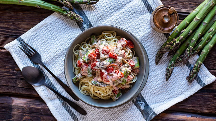 Spaghetti mit Spargel: Das Gericht ist in nur 25 Minuten fertig.