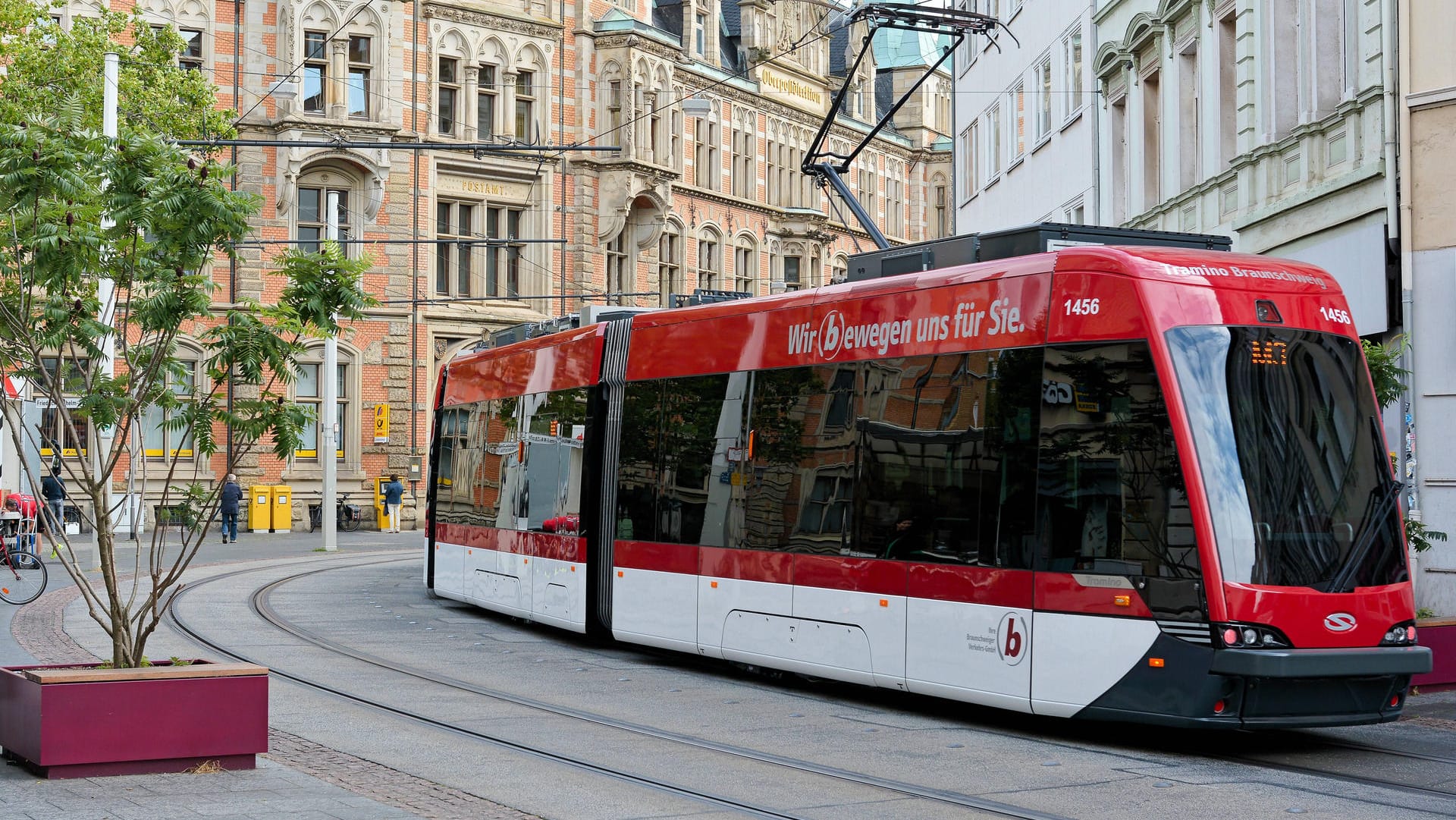 Straßenbahn in Braunschweig: Die beiden Tatverdächtigen konnten gefasst werden.