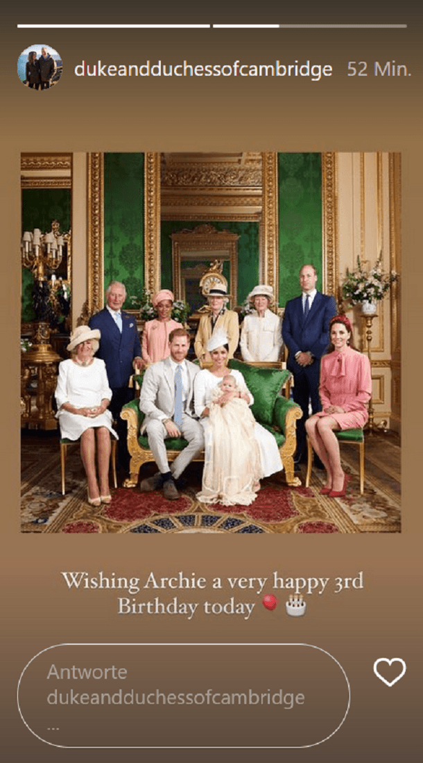 Die Royal Family: Mit diesem Foto gratulieren Prinz William und Herzogin Kate.