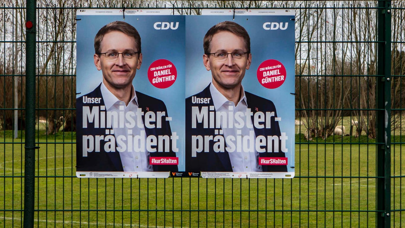 Wahlplakate in Siebenbäumen: "Unser Ministerpräsident", diese Aussage scheint zu reichen.