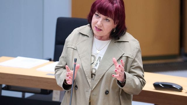 Astrid-Sabine Busse spricht
