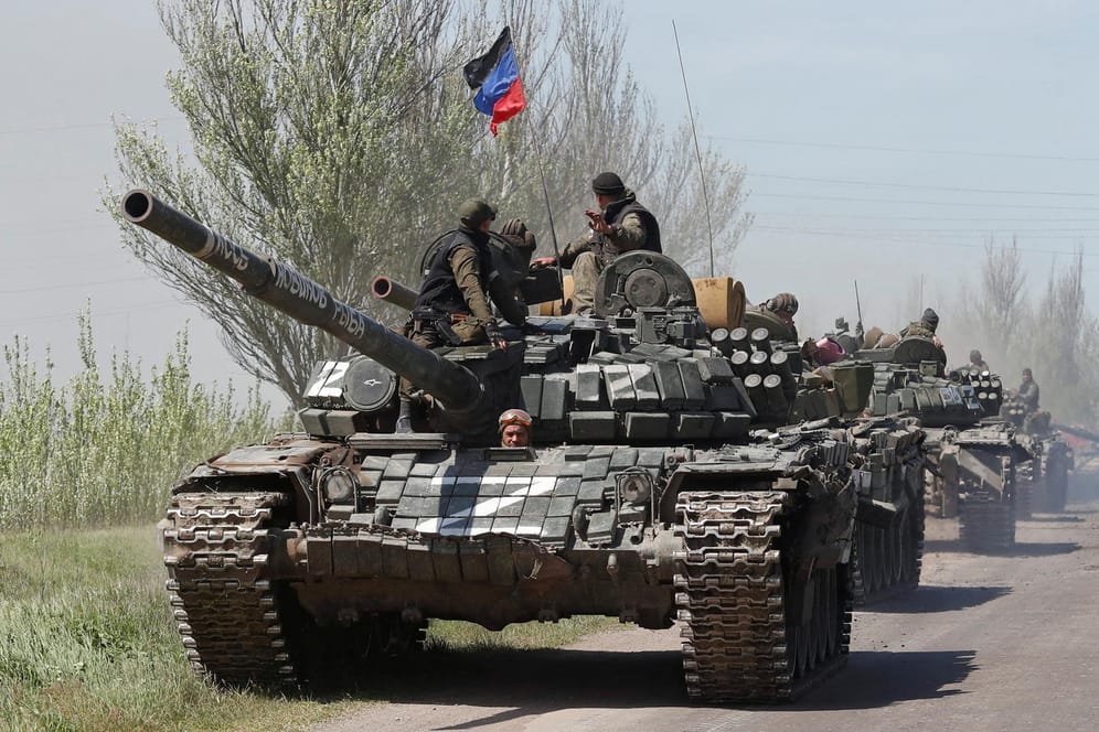Prorussische Kämpfer rücken nahe Donezk vor.
