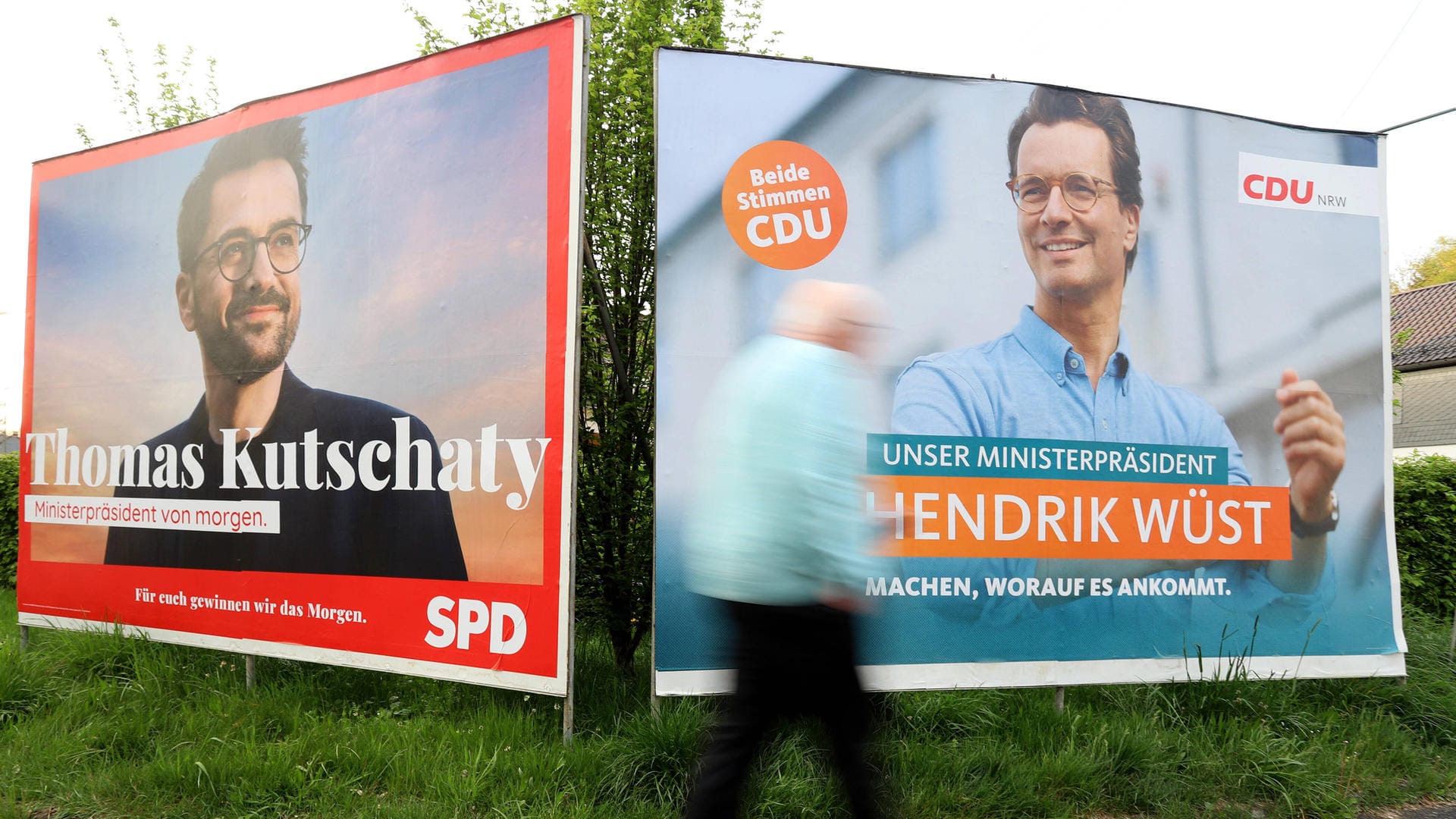 Plakate zur Landtagswahl 2022 in Nordrhein-Westfalen: Thomas Kutschaty (SPD) und Hendrik Wüst (CDU) Kämpfen um den Wahlsieg. Plakate zur Landtagswahl 2022 in Nordrhein-Westfalen: Thomas Kutschaty (SPD) und Hendrik Wüst (CDU) Kämpfen um den Wahlsieg.