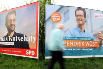 Plakate zur Landtagswahl 2022 in Nordrhein-Westfalen: Thomas Kutschaty (SPD) und Hendrik Wüst (CDU) Kämpfen um den Wahlsieg.