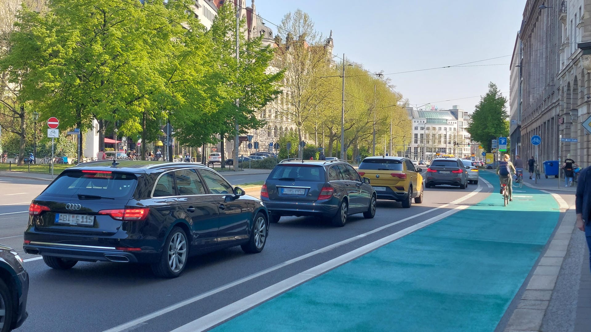 Neuer Radfahrstreifen am Dittrichring: "Maßnahme nach dem Motto: Wir zeigens euch mal."