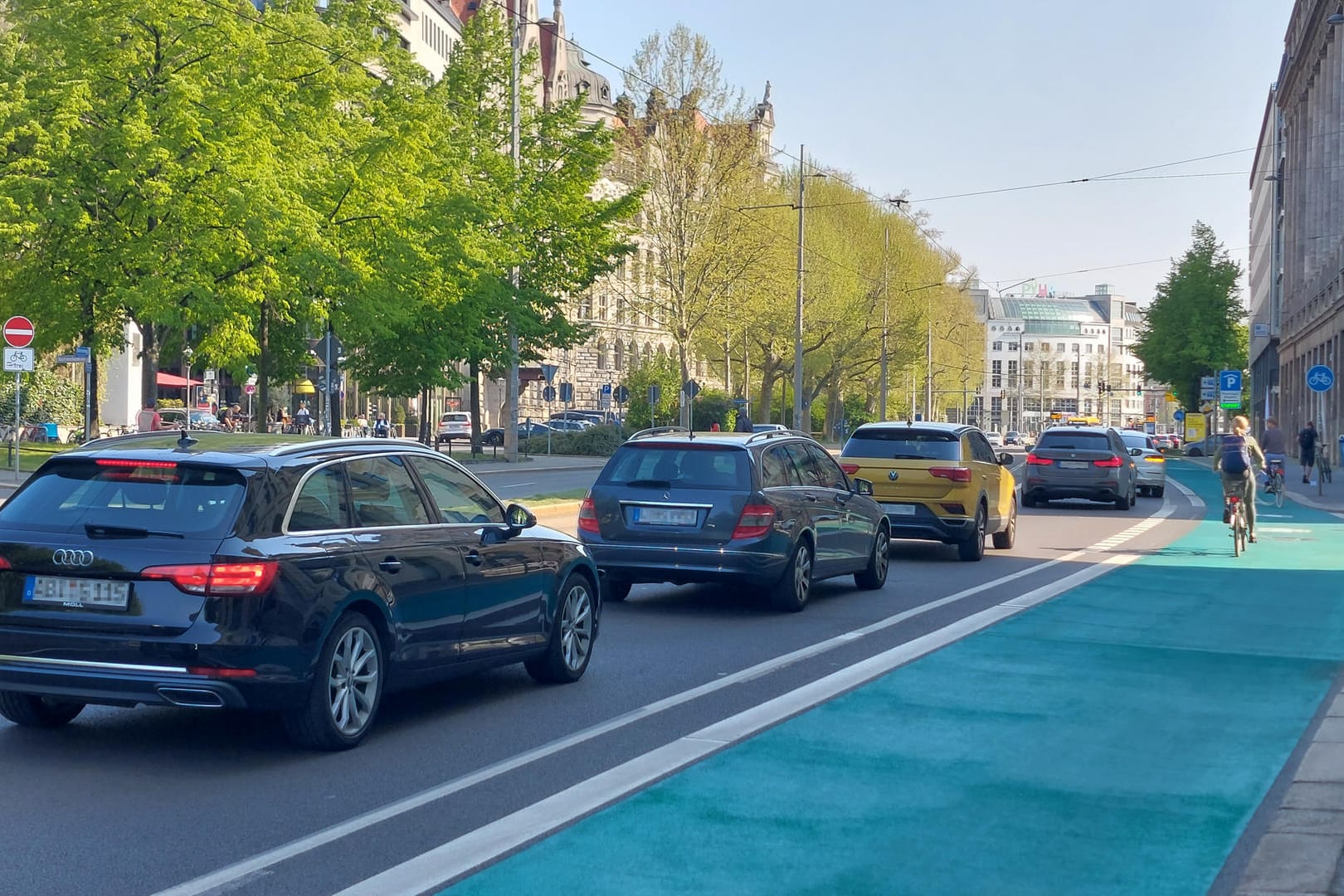 Neuer Radfahrstreifen am Dittrichring: "Maßnahme nach dem Motto: Wir zeigens euch mal."