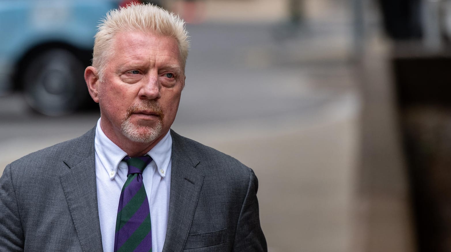 Boris Becker: Der 54-Jährige scheint im Gefängnis auch Geld zu verdienen.