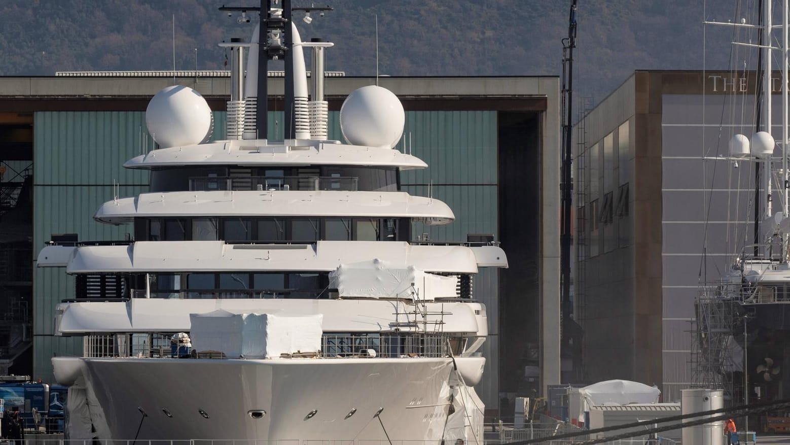 Die Scheherazade liegt im Hafen von Massa Carrara (Archivbild): Italien hat das Schiff jetzt eingefroren.