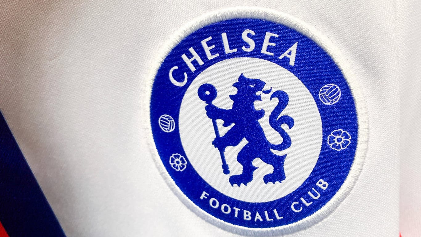 Trikot des FC Chelsea: Der Londoner Klub wird künftig von einem US-amerikanischen Konsortium geleitet.