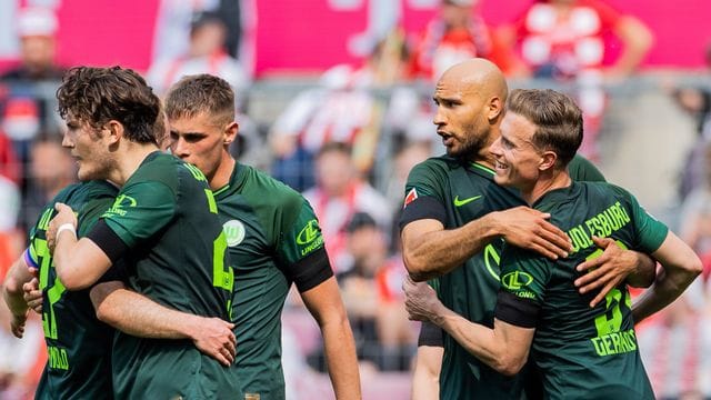 1. FC Köln - VfL Wolfsburg 1. FC Köln - VfL Wolfsburg