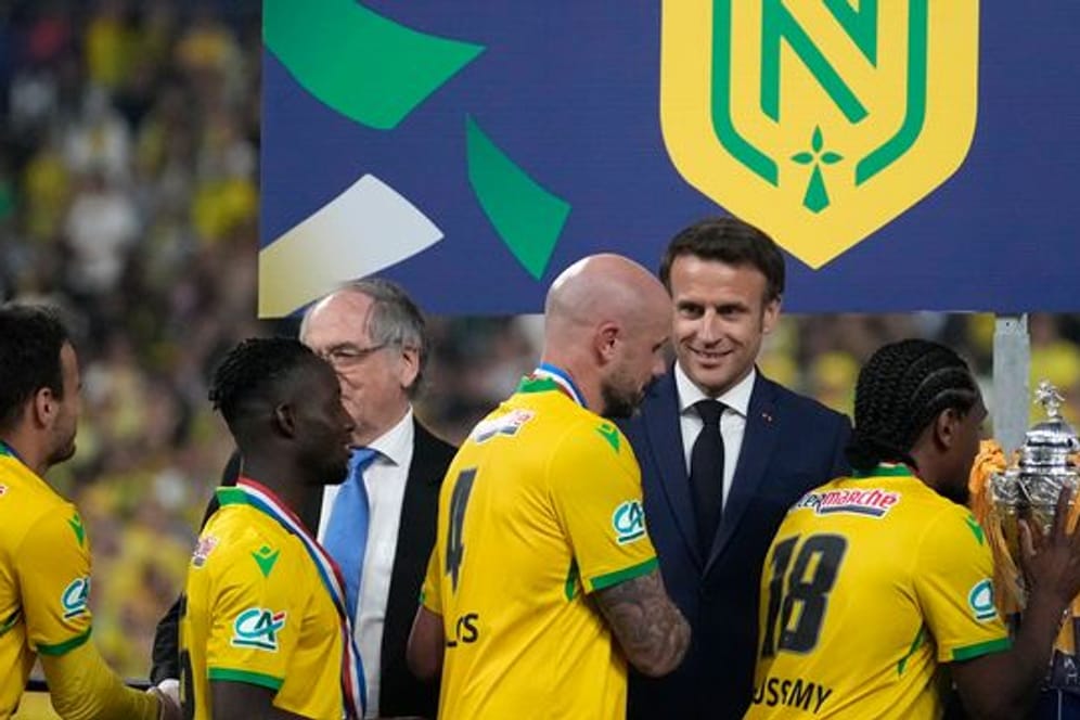 Frankreichs Präsident Emmanuel Macron gratulierte dem FC Nantes zum Titel.