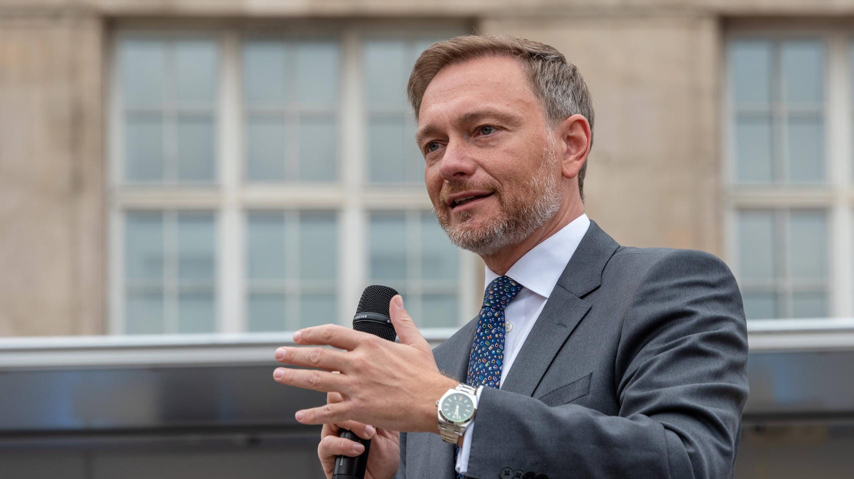 Christian Lindner, Bundesfinanzminister: Der FDP-Politiker will verschuldete Gemeinden entlasten.