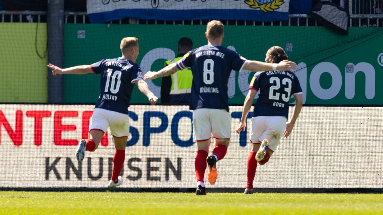 Holstein Kiel hat sien Heimspiel gegen den 1. Holstein Kiel hat sien Heimspiel gegen den 1.