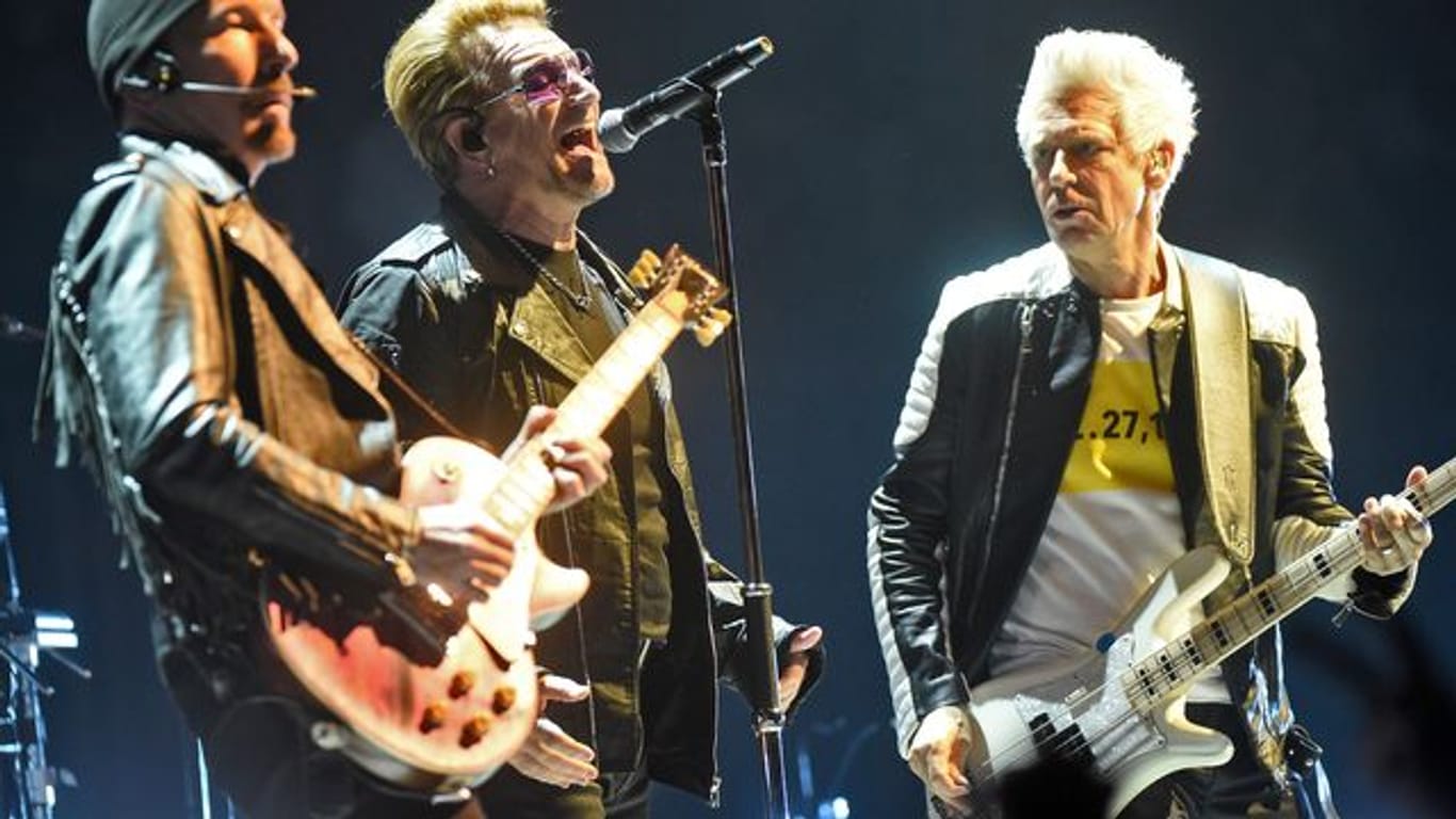 Die irische Band U2 2015 in der Lanxesarena in Köln.