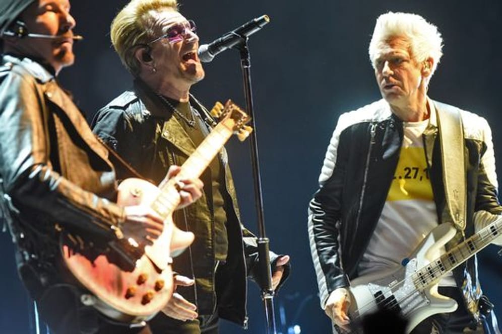 Die irische Band U2 2015 in der Lanxesarena in Köln.