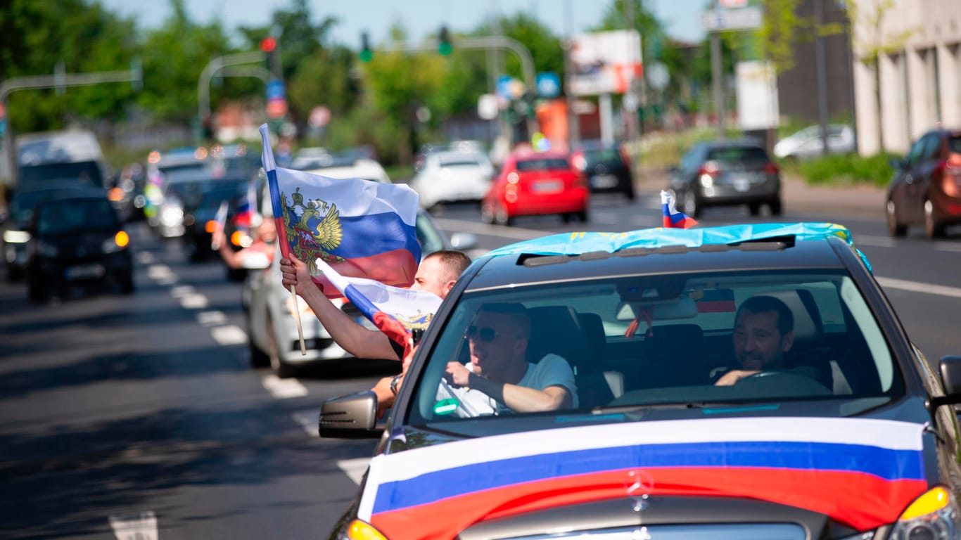 Pro-russischer Autokorso: Angemeldet waren 1.000 Teilnehmer.
