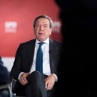 Gerhard Schröder, ehemaliger Bundeskanzler: Der SPD-Politiker steht wegen seiner Nähe zum Kreml massiv in der Kritik.