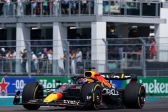 Der Niederländer Max Verstappen vom Team Red Bull gewinnt den ersten Großen Preis von Miami.
