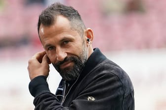 Hasan Salihamidzic: Bayerns Sportdirektor sprach nach dem Spiel gegen Stuttgart über die möglichen Vertragsverlängerungen seiner Spieler.