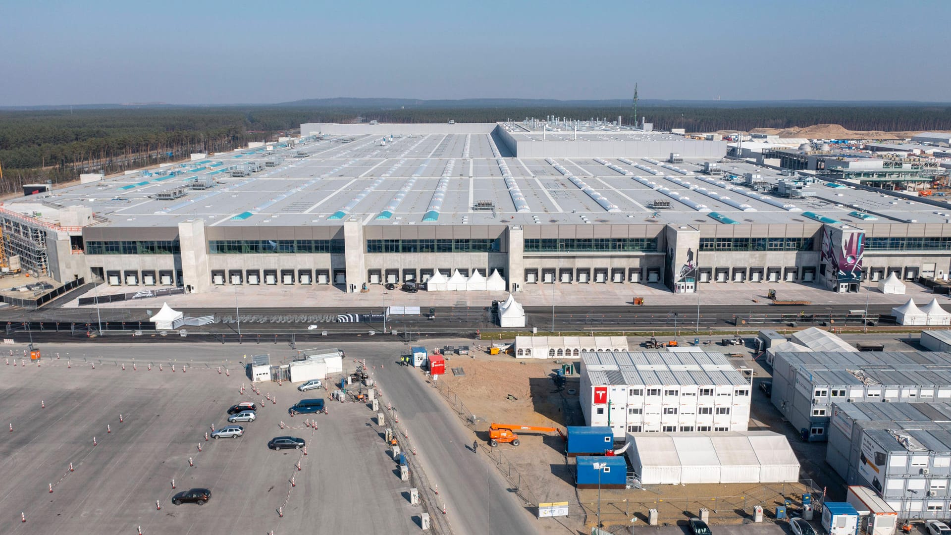 Tesla Giga-Factory in Grünheide (Archivbild): Am 9. Mai startet die Abnahmeprüfung der neuen Fabrik bei Berlin. Tesla Giga-Factory in Grünheide (Archivbild): Am 9. Mai startet die Abnahmeprüfung der neuen Fabrik bei Berlin.