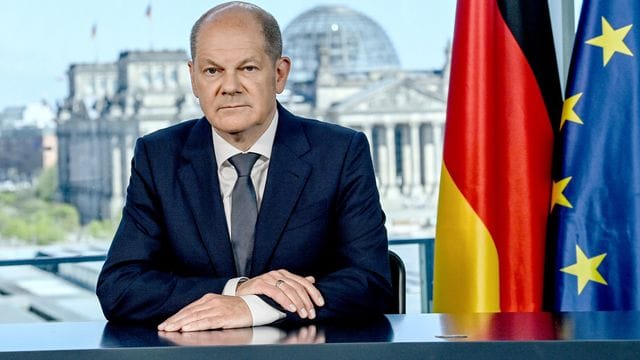 Bundeskanzler Olaf Scholz bei seiner Fernsehansprache an die Nation zum Krieg in der Ukraine.