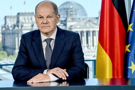 Bundeskanzler Olaf Scholz bei seiner Fernsehansprache an die Nation zum Krieg in der Ukraine.