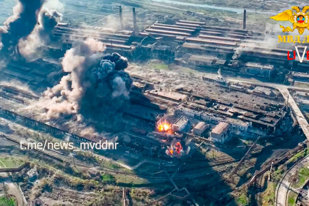Das Stahlwerk in Mariupol: Der ukrainische Präsident gibt eine düstere Prognose.