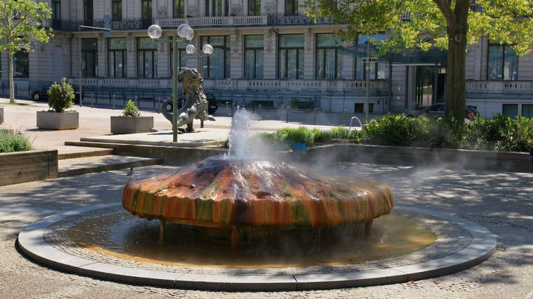 Der Kochbrunnen in Wiesbaden: Die berühmten heißen Quellen haben eine heilende Wirkung.