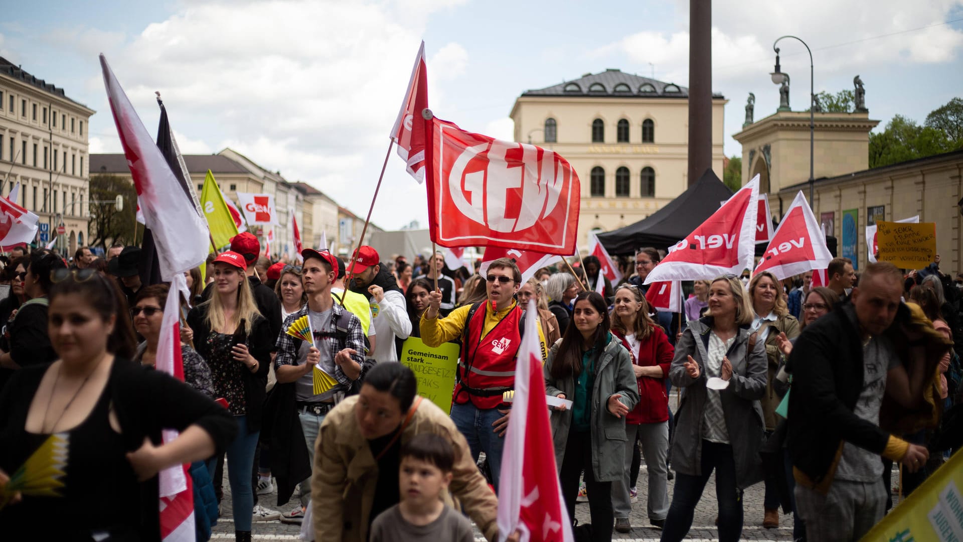 Kita-Streik in München (Archivbild): In München finden am Donnerstag wieder ganztägig Warnstreiks statt. Kita-Streik in München (Archivbild): In München finden am Donnerstag wieder ganztägig Warnstreiks statt.
