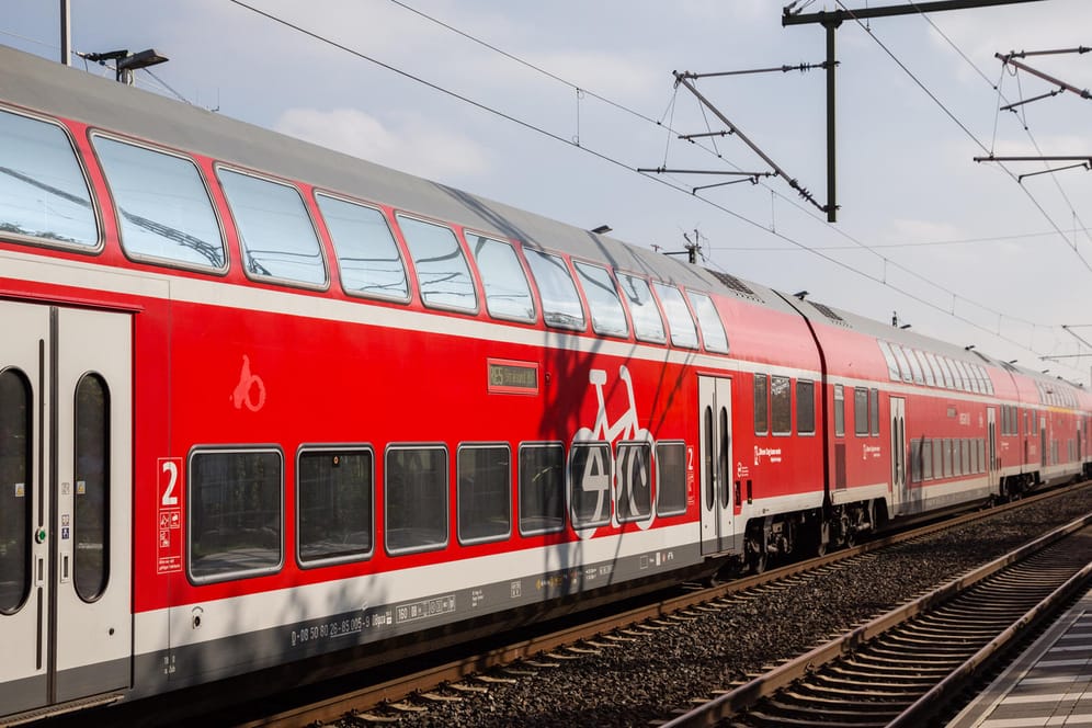 Verspätungen bei der Deutschen Bahn: Im April waren die Züge noch öfter unpünktlich, als in den Monaten davor.
