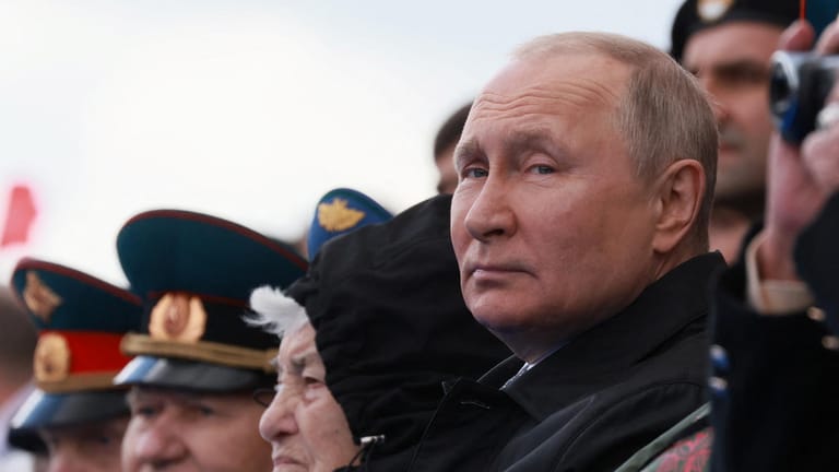 Wladimir Putin bei der Militärparade am 9. Mai: Die Gerüchte um seinen Gesundheitszustand wurden erneut angeheizt.