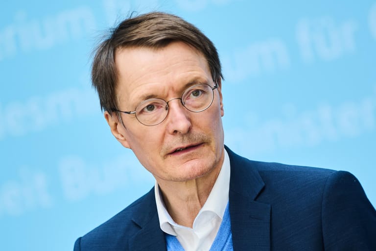 Karl Lauterbach (SPD): Der Bundesgesundheitsminister hat sich für ein wehrhaftes Europa ausgesprochen.