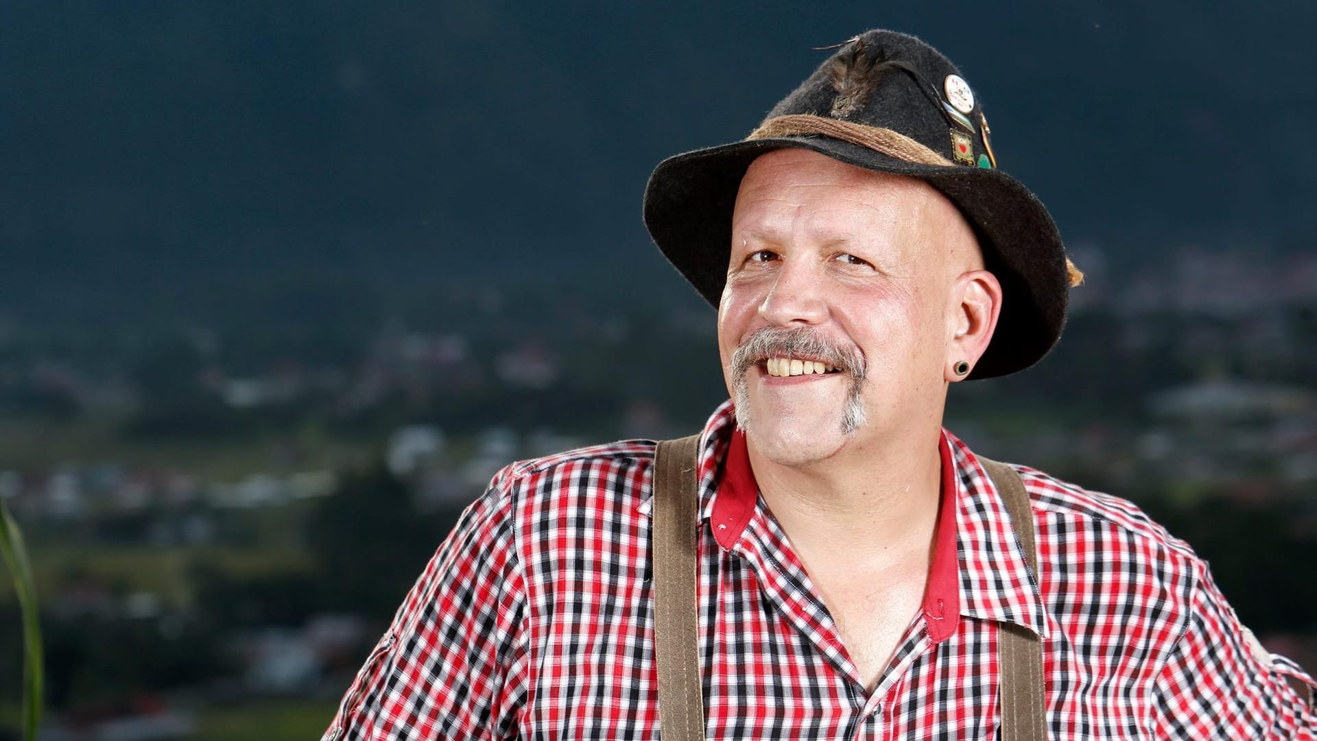 Bauer Félix: Der Landwirt schickt eine Hofdame nach Hause.