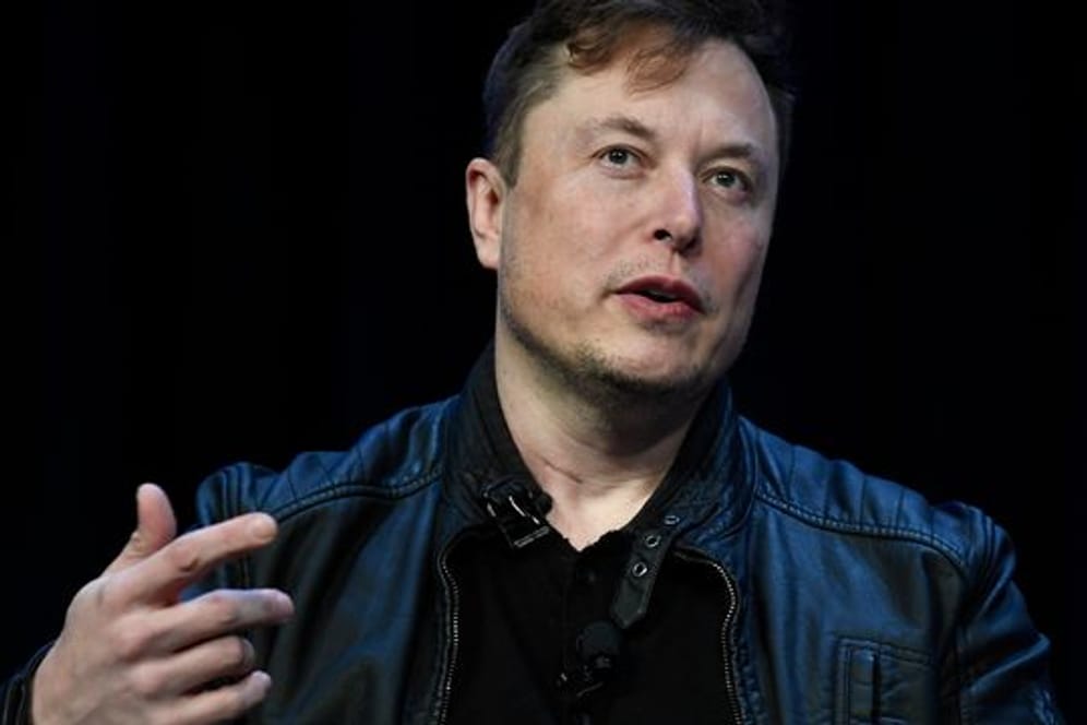 Milliardär Elon Musk will Twitter übernehmen.