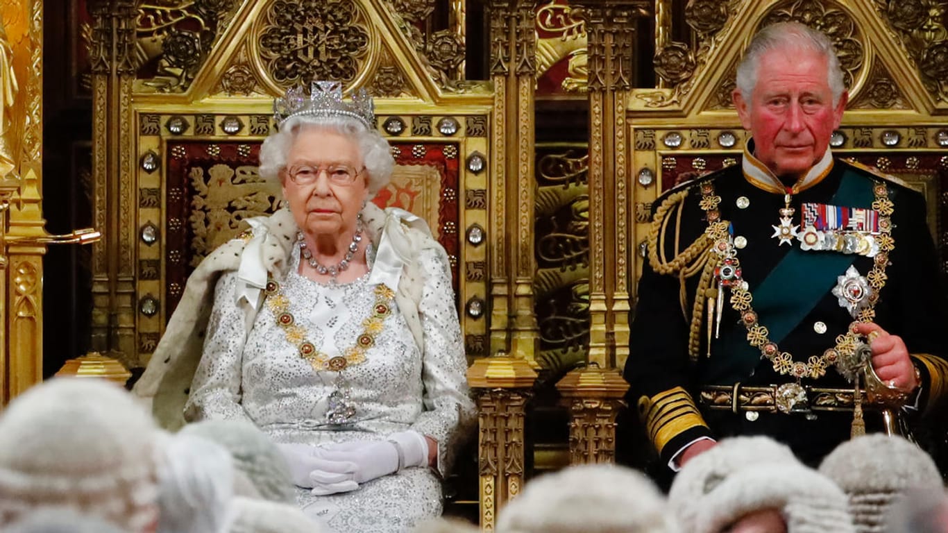 Die Queen und Prinz Charles 2019 bei der Parlamentseröffnung: In diesem Jahr ist sie nicht dabei.