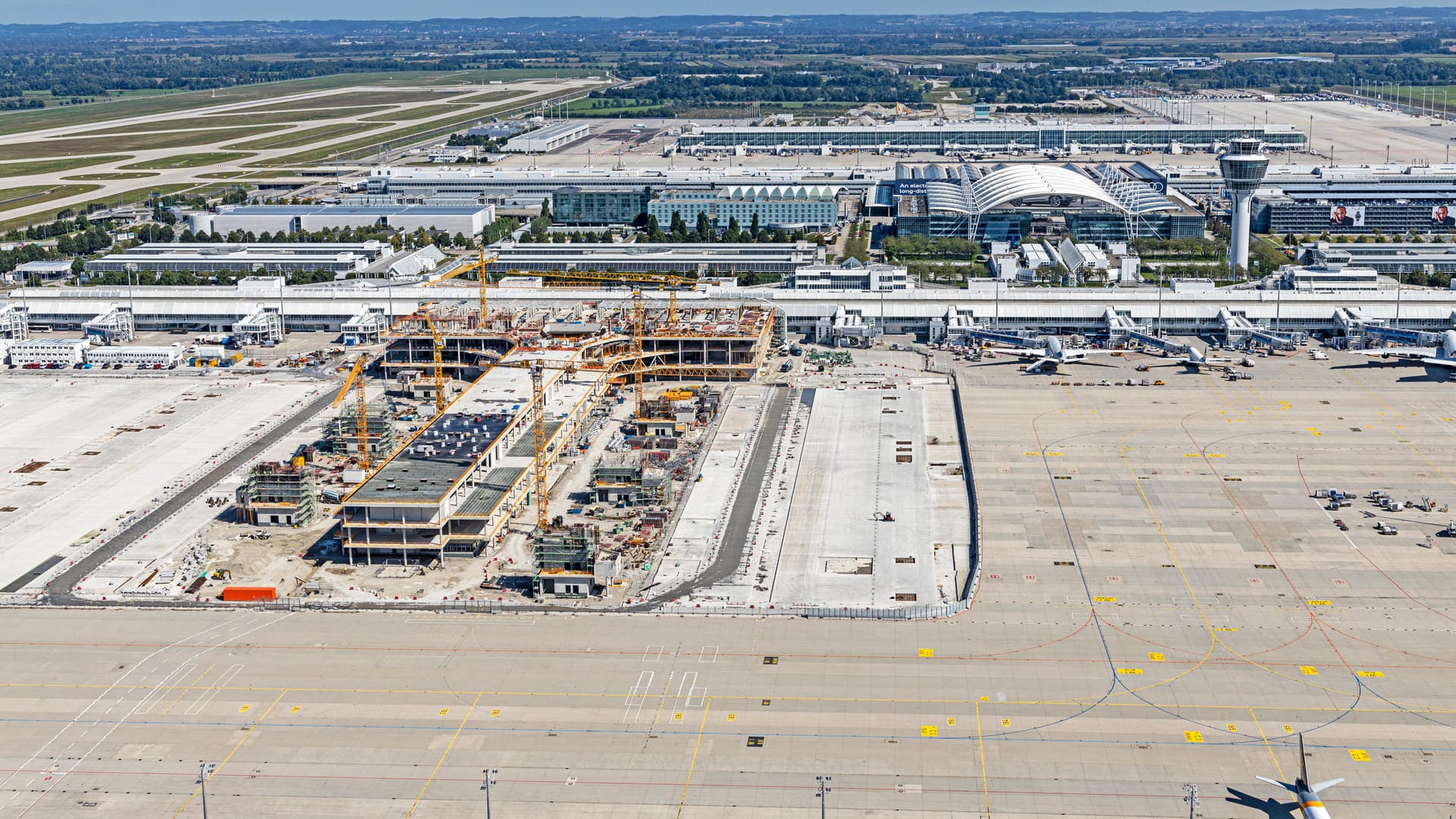 Baustelle am Münchner Flughafen (Archivbild): Der zweitgrößte Flughafen Deutschlands soll laut Landesentwicklungsplan wachsen – inzwischen stehen die Zeichen dafür schlecht.