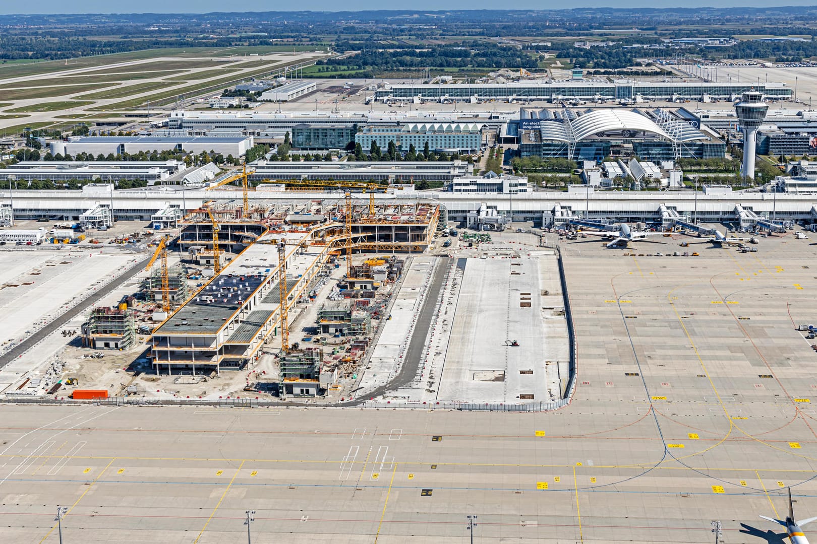 Baustelle am Münchner Flughafen (Archivbild): Der zweitgrößte Flughafen Deutschlands soll laut Landesentwicklungsplan wachsen – inzwischen stehen die Zeichen dafür schlecht.