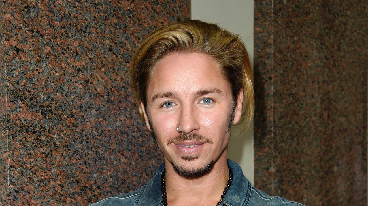 Gil Ofarim (Archivbild): Der Musiker hat sich immer noch nicht zu den Vorwürfen geäußert. Gil Ofarim (Archivbild): Der Musiker hat sich immer noch nicht zu den Vorwürfen geäußert.