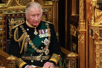 Prinz Charles: Der 73-Jährige ist der Nachfolger der Queen.