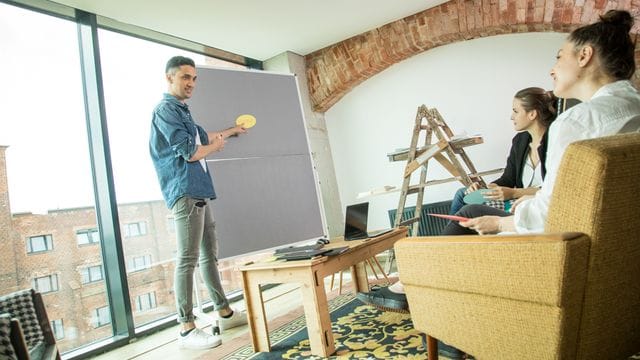 Zuhörkompetenz zu entwickeln, ist eine langfristige Aufgabe.