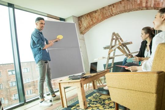 Zuhörkompetenz zu entwickeln, ist eine langfristige Aufgabe.