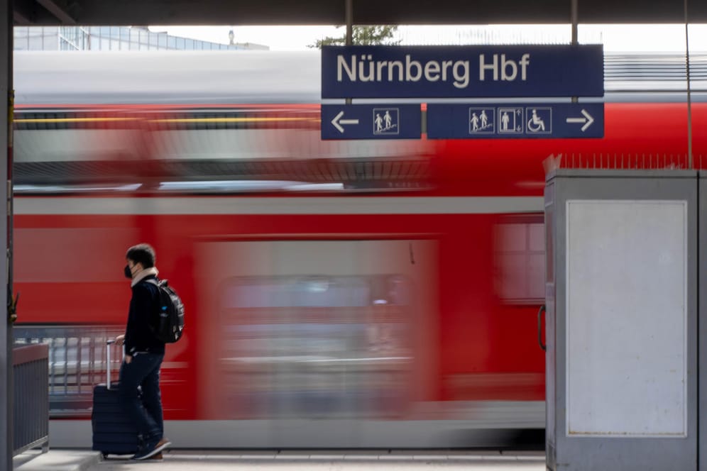 Regionalexpress am Hauptbahnhof (Symbolbild): Mit dem 9-Euro-Ticket lassen sich von Nürnberg so einige Traumziele ansteuern.