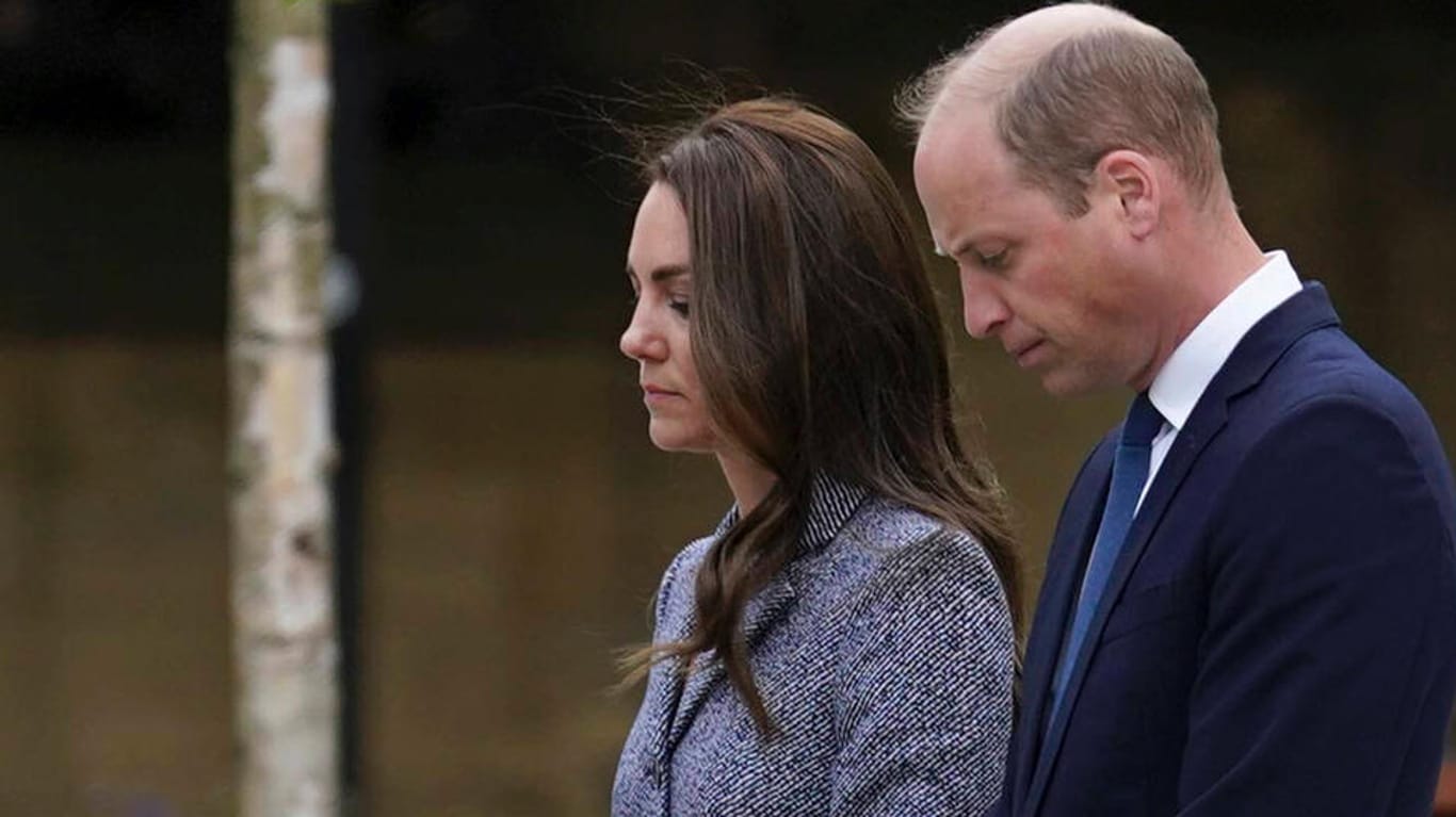 Herzogin Kate und Prinz William: Das royale Paar eröffnete eine Gedenkstätte in Manchester.