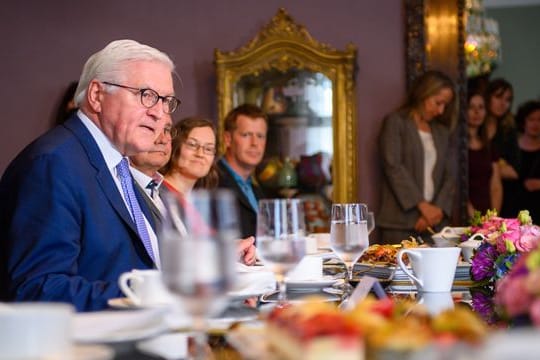 Steinmeier setzt seinen Aufenthalt in Quedlinburg fort