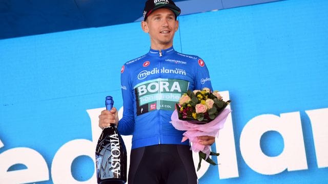 Radprofi Lennard Kämna eroberte beim Giro das Blaue Trikot.