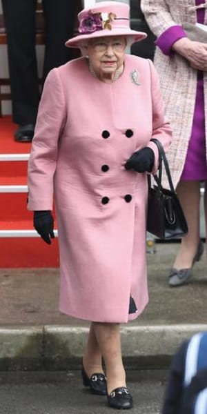 Ein Termin im März 2018: Die Queen erscheint in zartem Rosa.