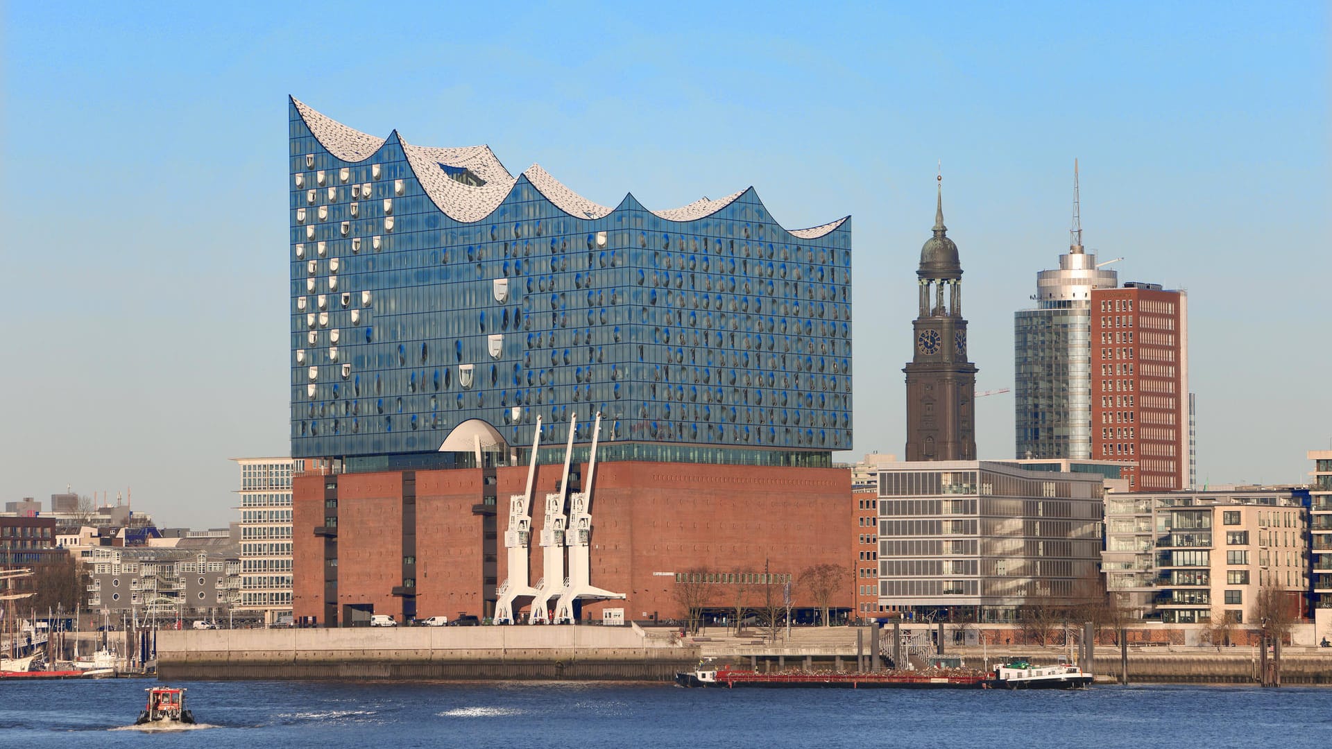 Die Elbphilharmonie (Archivbild): Die Auslosung findet am 2. Dezember statt. Die Elbphilharmonie (Archivbild): Die Auslosung findet am 2. Dezember statt.